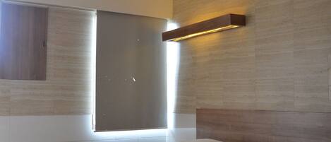 Deluxe Room | Desk, free WiFi, bed sheets