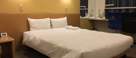 Schreibtisch, Bügeleisen/Bügelbrett, kostenloses WLAN, Bettwäsche