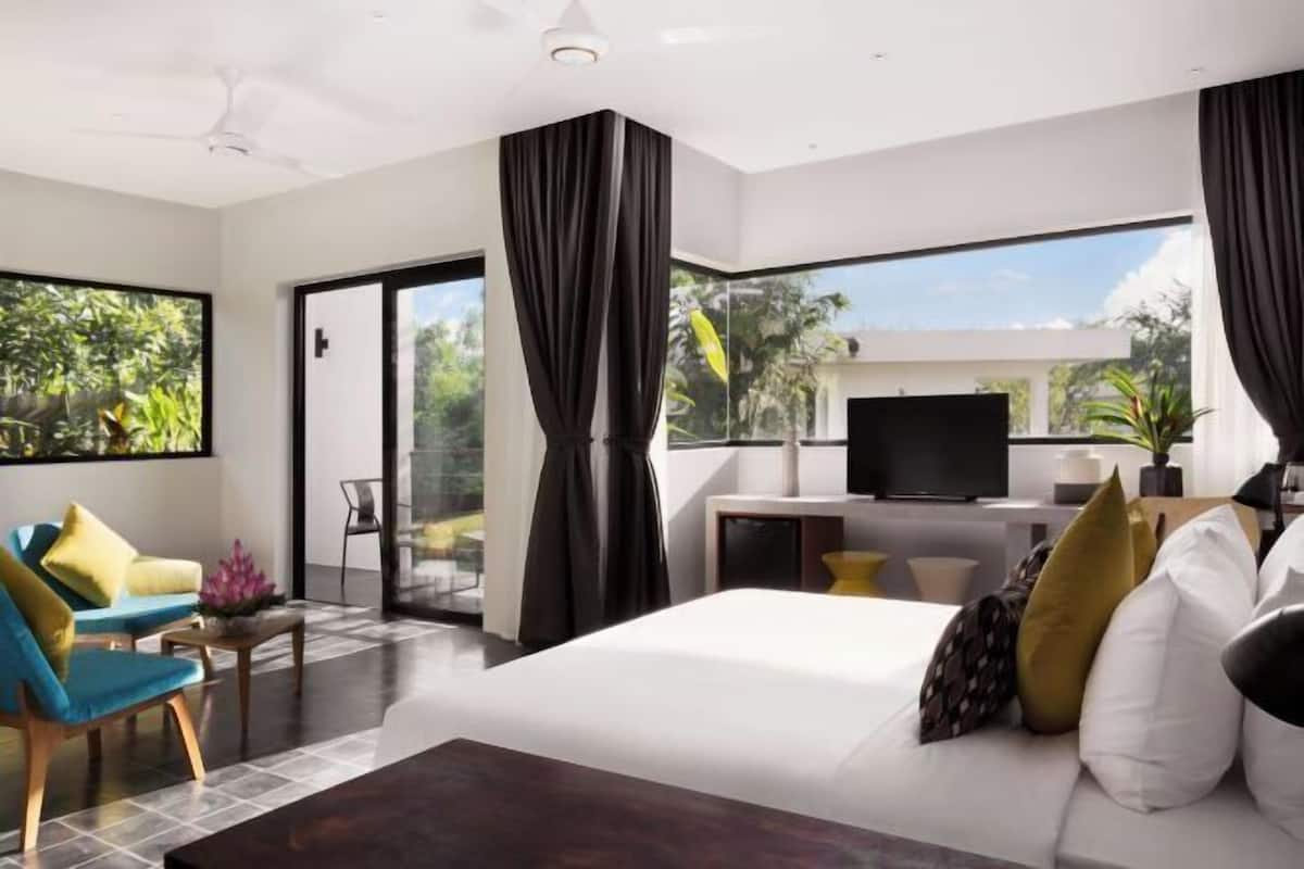 1 bedroom, down duvets, minibar, in-room safe