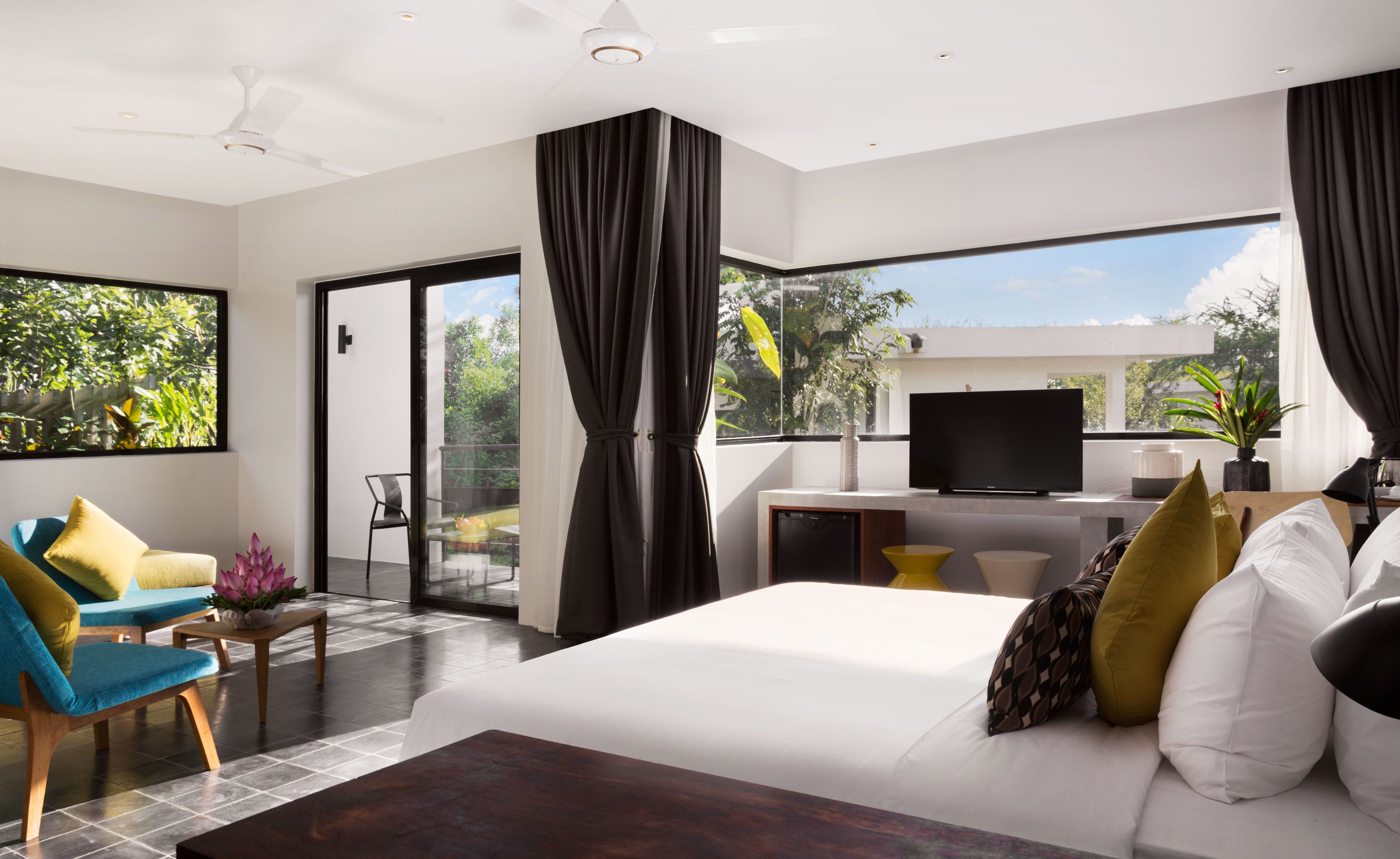 1 bedroom, down duvets, minibar, in-room safe