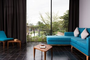 Télévision LED de 42 pouces avec chaînes par satellite, télévision