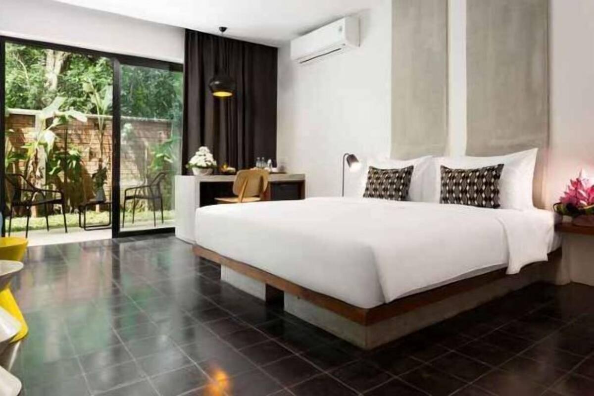 1 bedroom, down comforters, minibar, in-room safe
