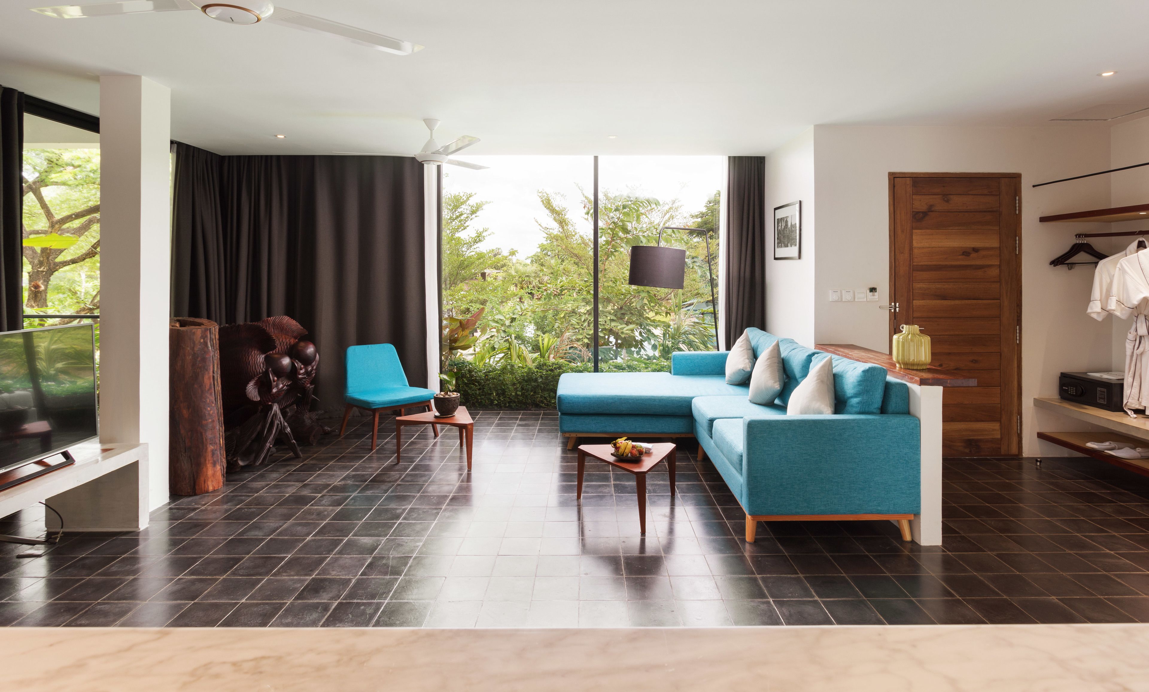 42-inch led tv with satellite channels, tv