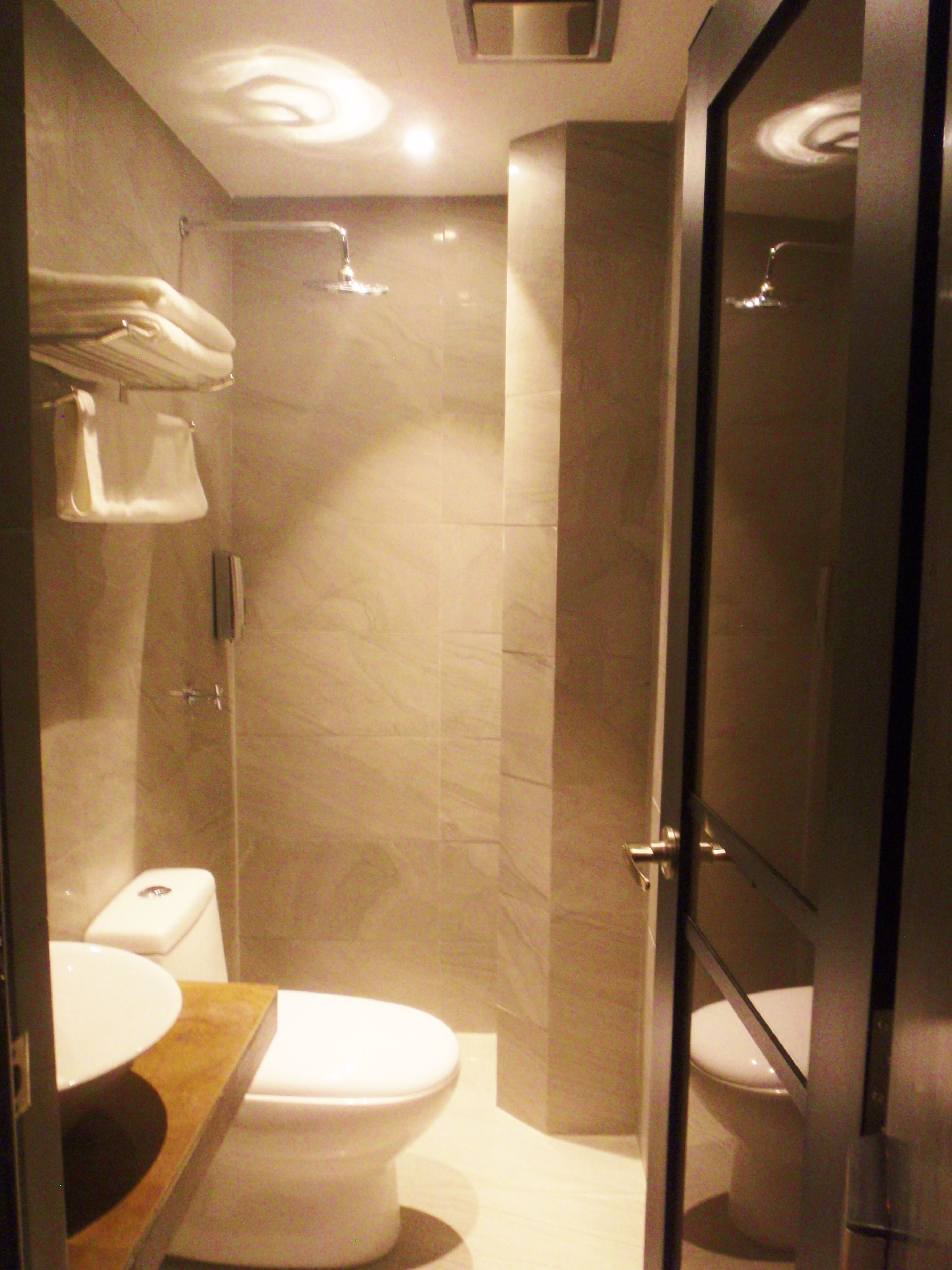 king | bathroom | shower, hair dryer, bidet, towels