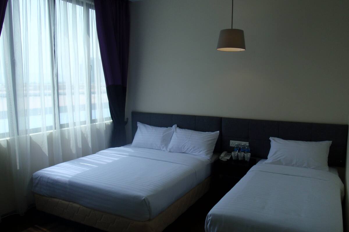 Room (Signature) | Meja, seterika/papan seterika, Wi-fi percuma 