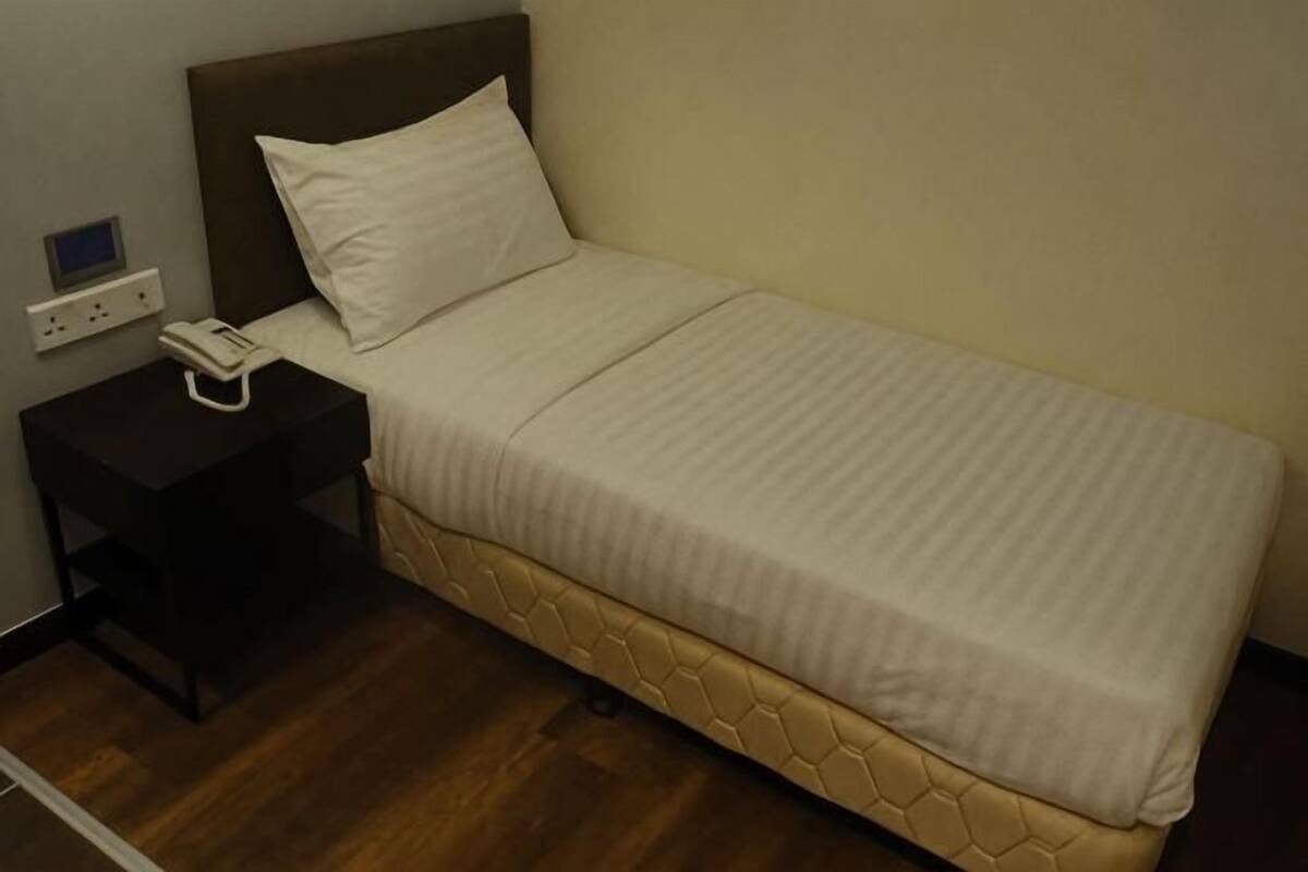 Meja, seterika/papan seterika, Wi-fi percuma 
