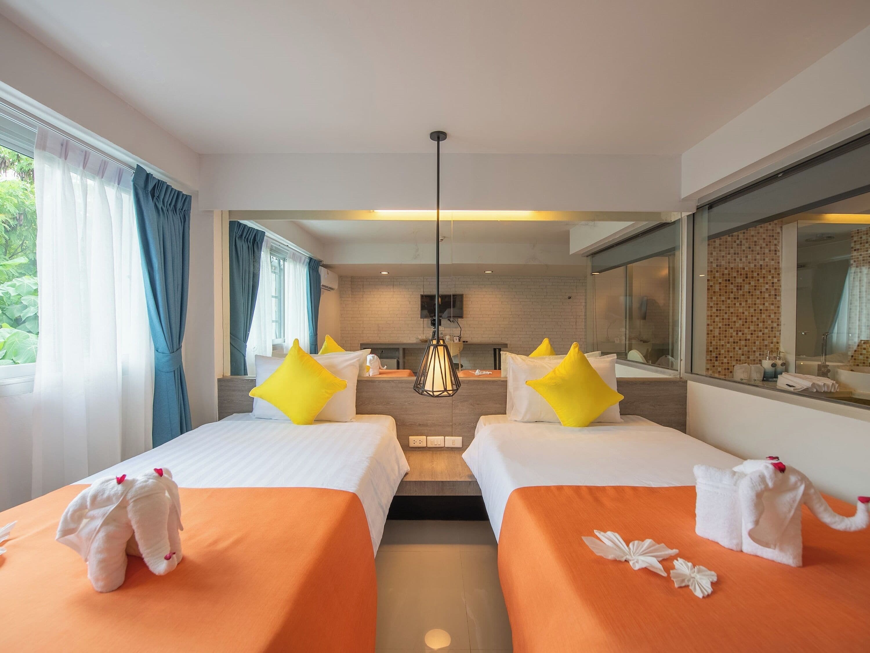 Deluxe Twin Room | In-room safe, desk, free WiFi, bed sheets