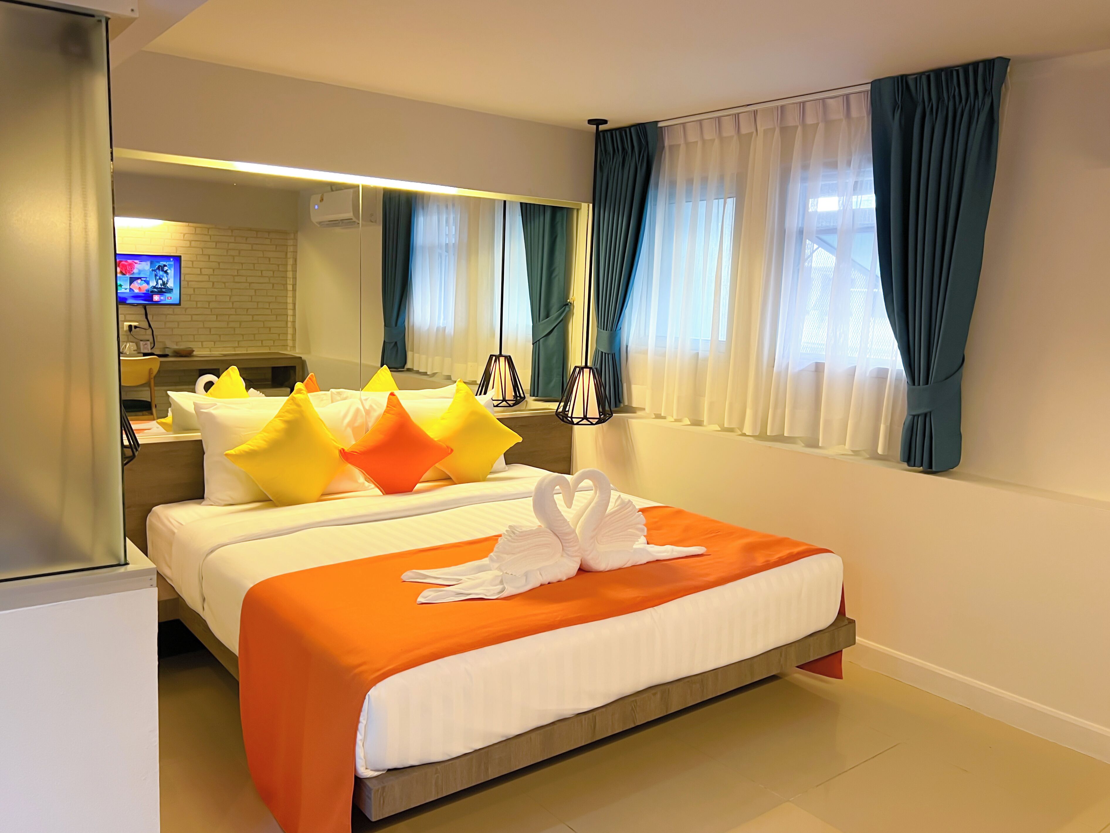 Superior Double Room | In-room safe, desk, free WiFi, bed sheets