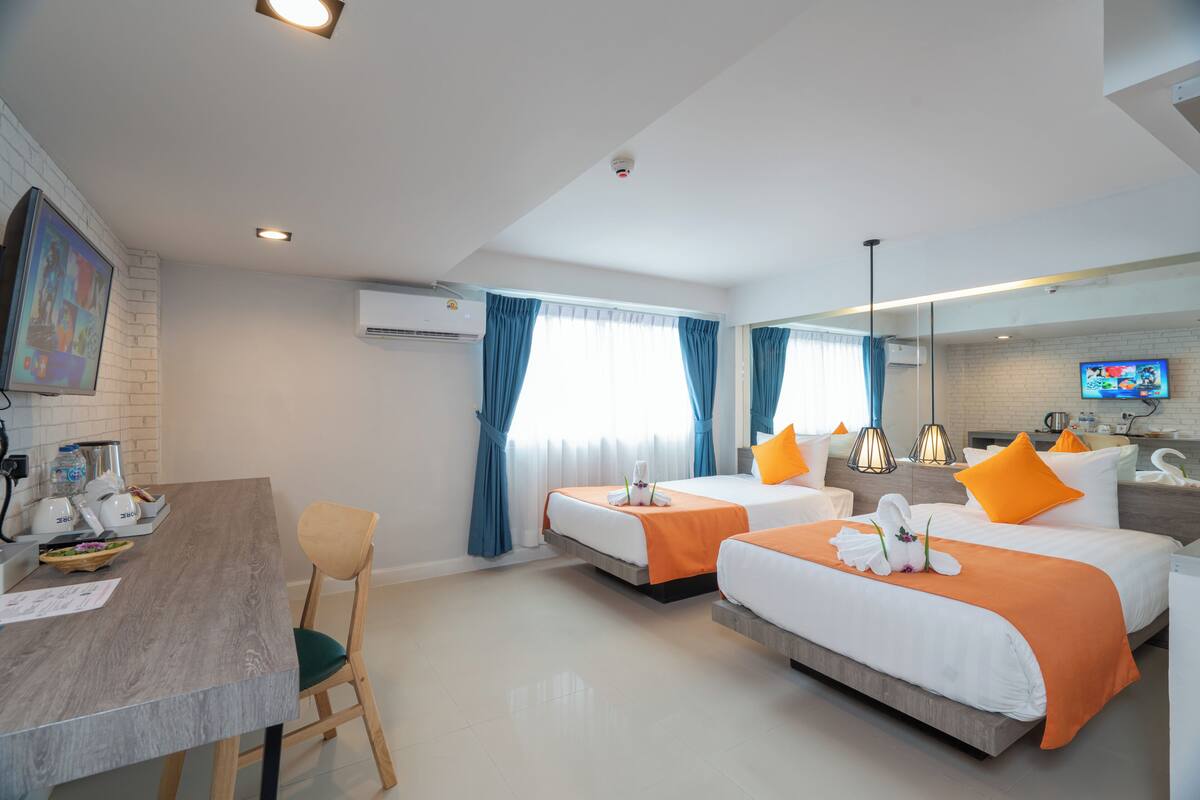 1 bedroom, in-room safe, desk, free WiFi
