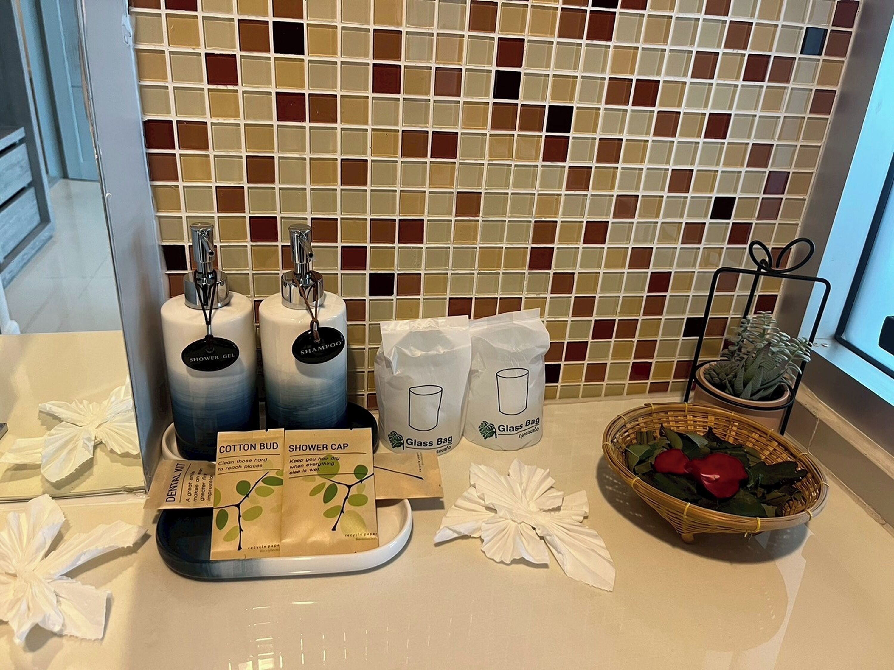 shower, rainfall showerhead, free toiletries, hair dryer