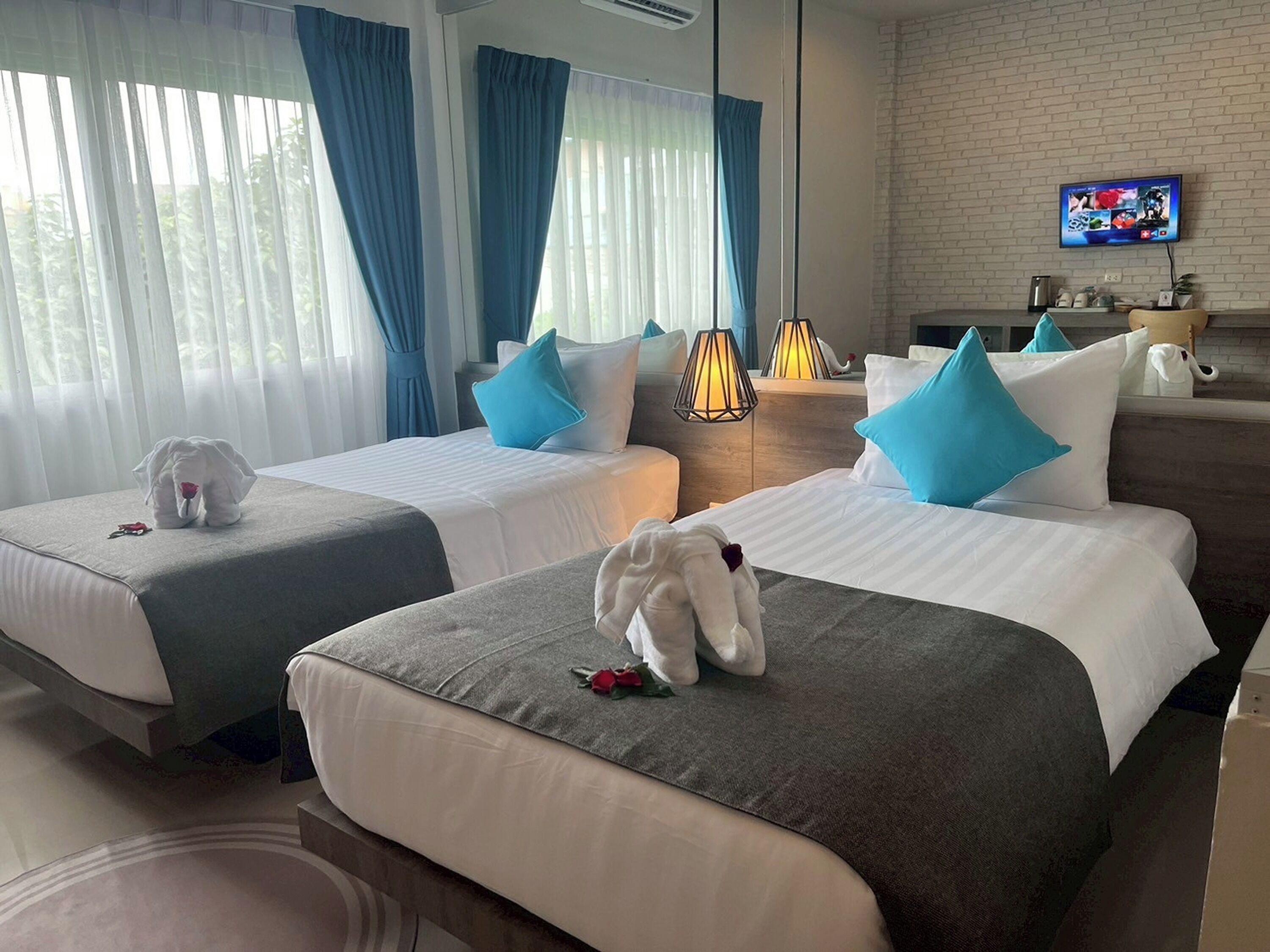 1 bedroom, in-room safe, desk, free wifi