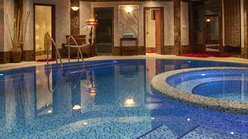 Indoor pool, pool loungers