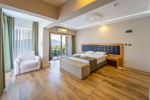 Deluxe Double Room | Minibar, in-room safe, free WiFi, bed sheets - Aurasia SeaSide Hotel (Marmaris)