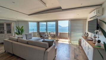 Suite | Minibar, värdeförvaringsskåp på rummet, gratis wi-fi och sängkläder