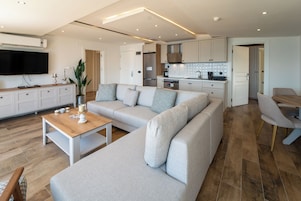 Suite | Minibar, odada kasa, ücretsiz kablosuz İnternet, çarşaf takımı