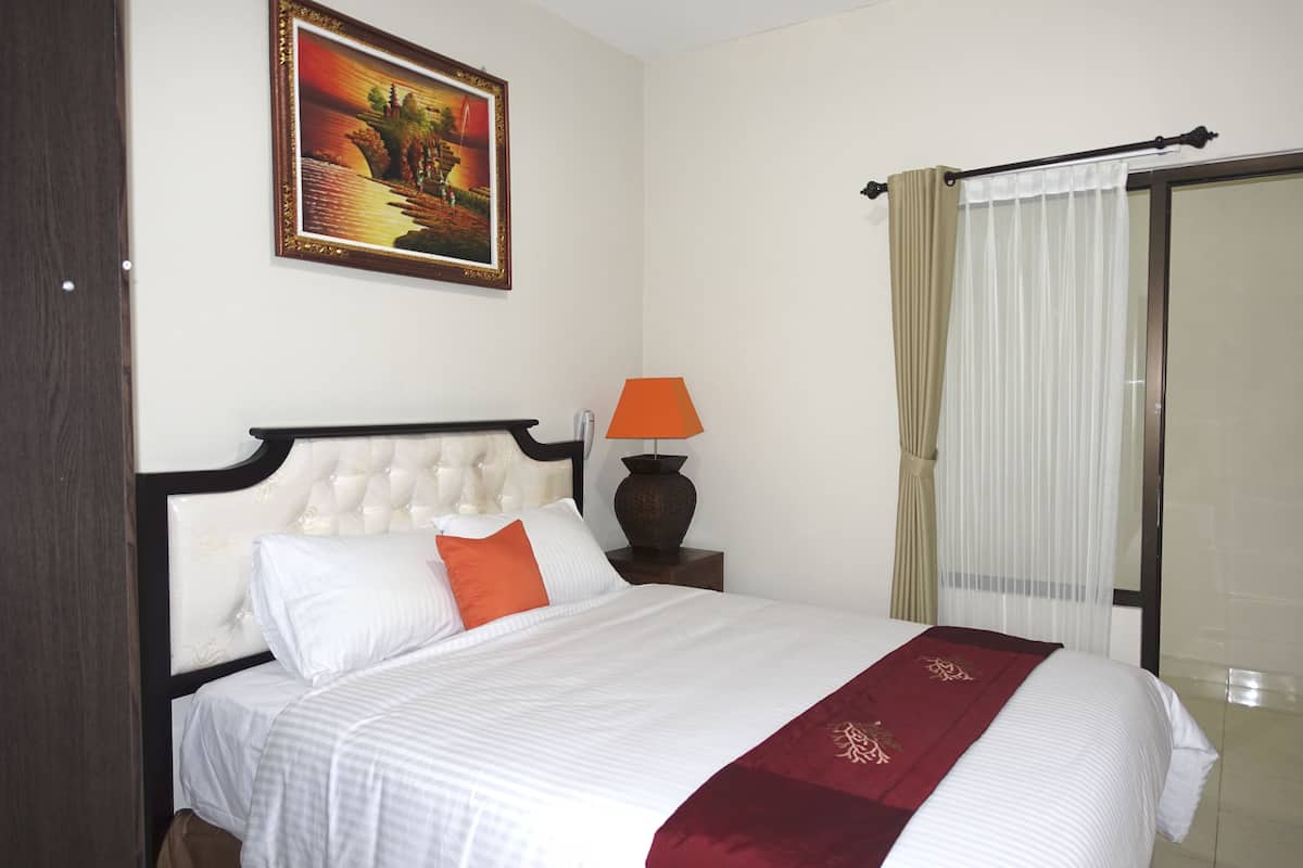 Superior Room | In-room safe, desk, blackout drapes, iron/ironing board (on request)