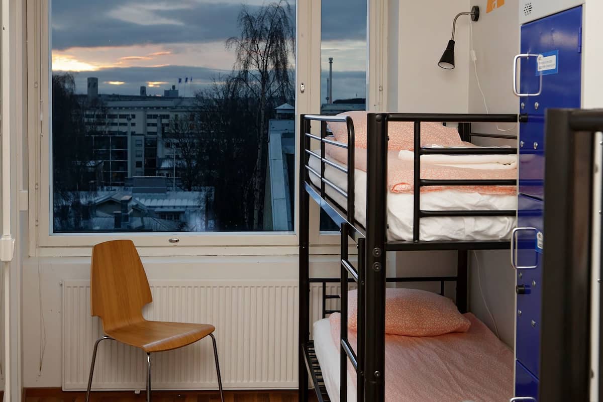 1 chambre, chambres insonorisées, Wi-Fi gratuit, draps fournis