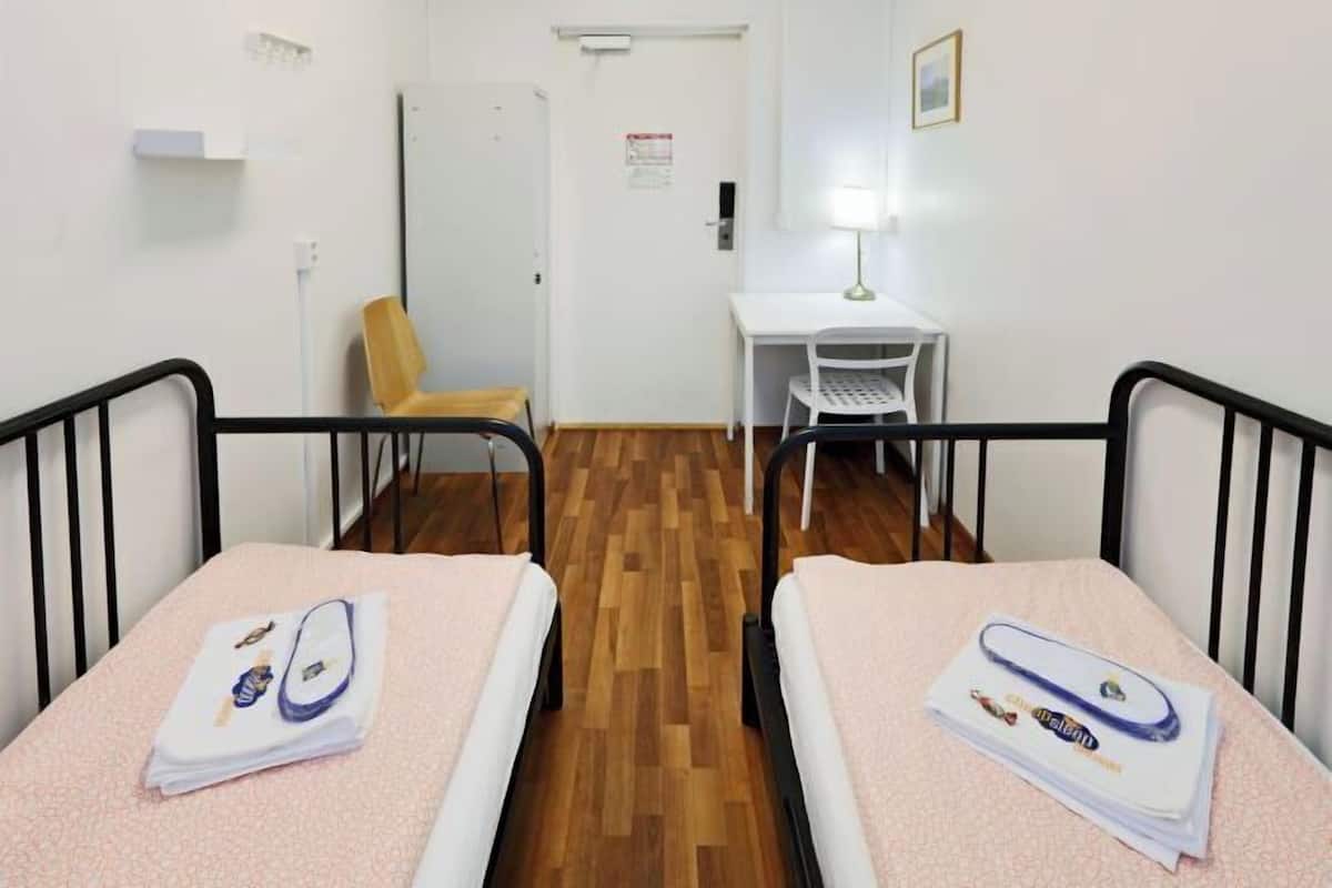 1 chambre, chambres insonorisées, Wi-Fi gratuit, draps fournis