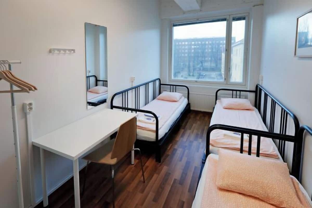 1 chambre, chambres insonorisées, Wi-Fi gratuit, draps fournis