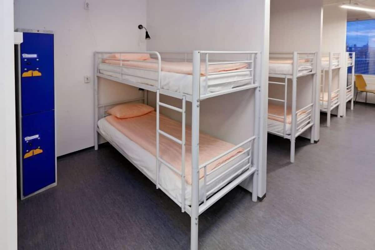 1 chambre, chambres insonorisées, Wi-Fi gratuit, draps fournis