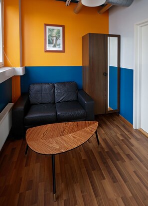 Living area - CheapSleep Helsinki - Hostel (Helsinki)