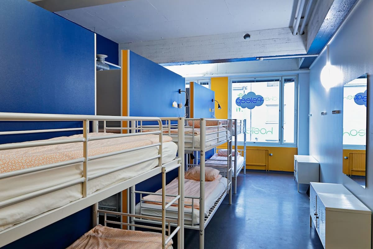 1 chambre, chambres insonorisées, Wi-Fi gratuit, draps fournis