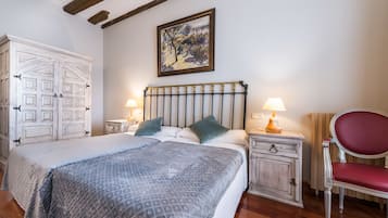 In-room safe, individually decorated, individually furnished, desk