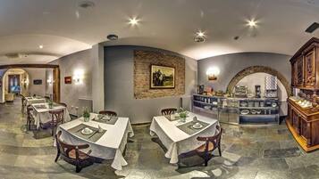 Daily buffet breakfast (EUR 7.50 per person)