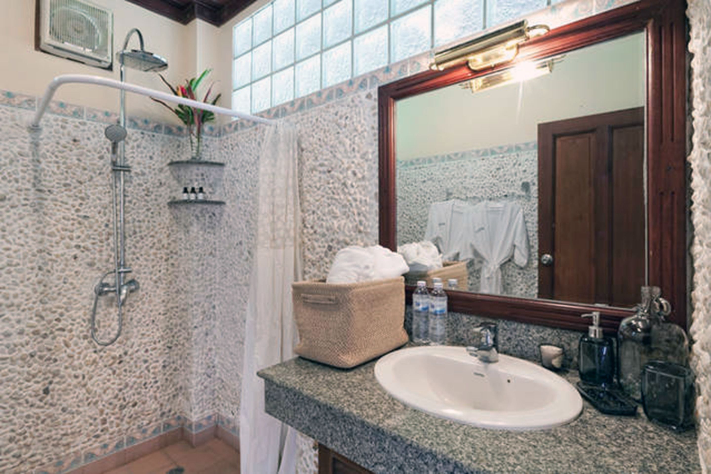 1 Bedroom Pool Villa | Bathroom sink