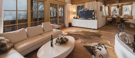 Chalet Deluxe, 5 chambres, vue montagne | Coin séjour