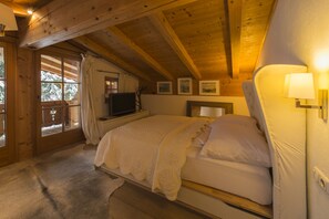 5 bedrooms, premium bedding, in-room safe, individually decorated