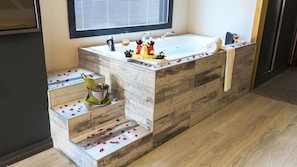 Minibar, coffres-forts dans les chambres, bureau, chambres insonorisées