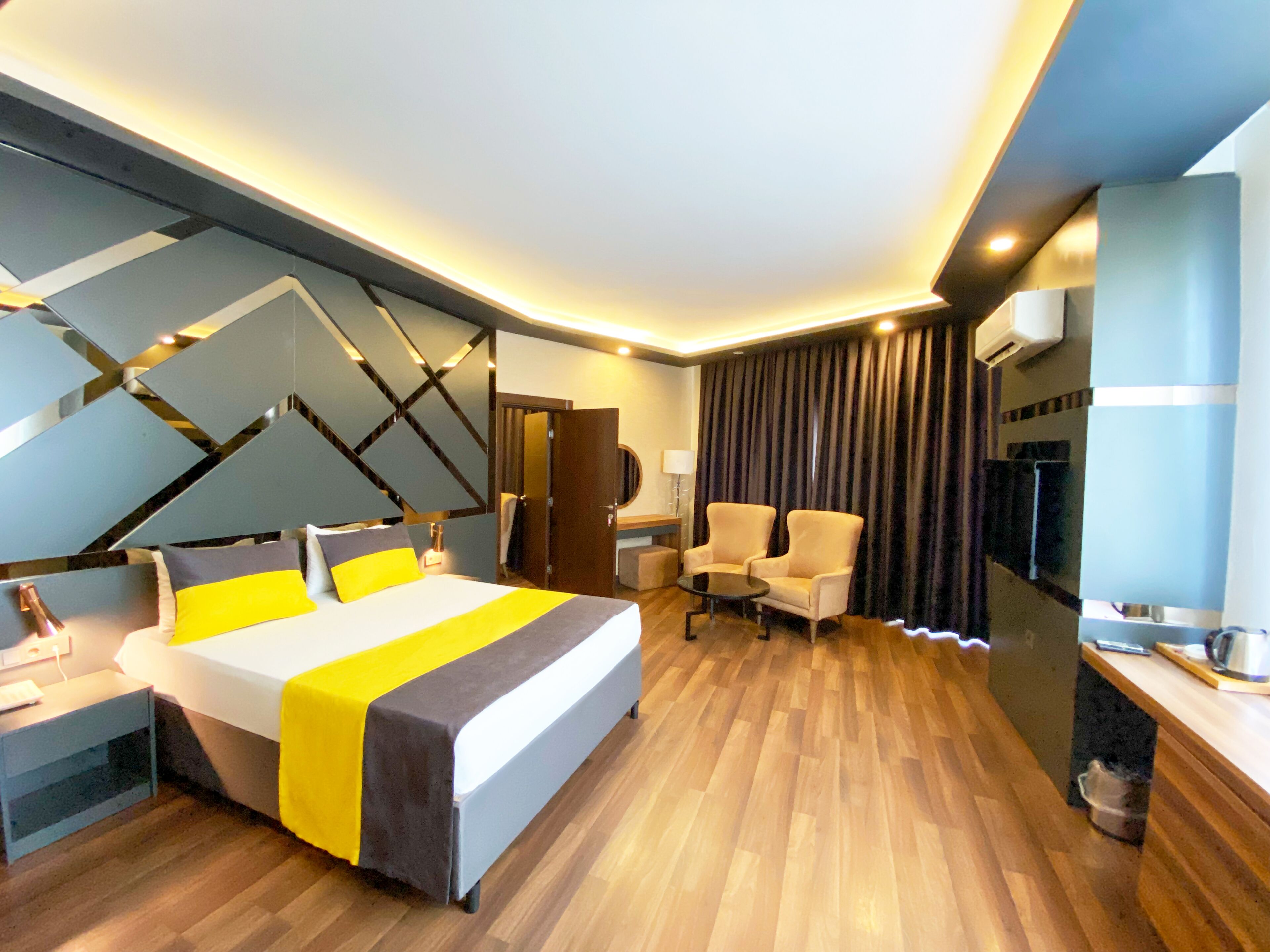 Minibar, in-room safe, desk, soundproofing