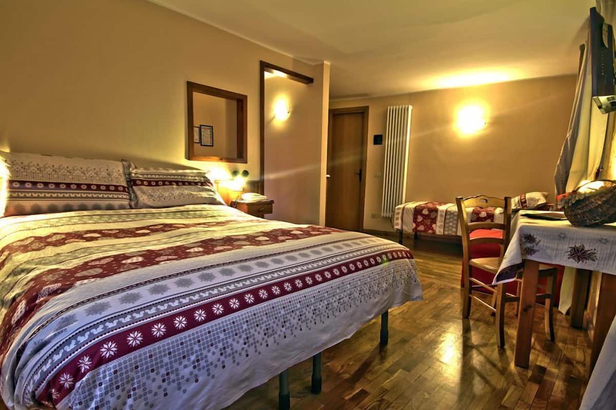 In-room safe, desk, free cots/infant beds, free WiFi