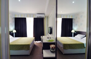 Deluxe Double Room | Minibar, in-room safe, desk, soundproofing - Green Panorama (Tbilisi)