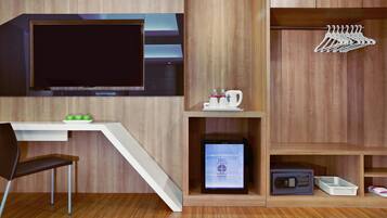 In-room safe, desk, free WiFi, bed sheets