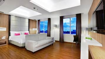 1 bedroom, in-room safe, desk, free WiFi