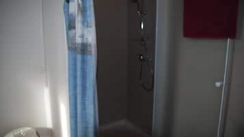 Shower dan handuk