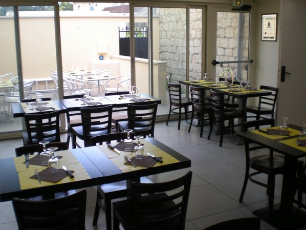 Restaurant - Café de la gare (Mery-sur-Oise)