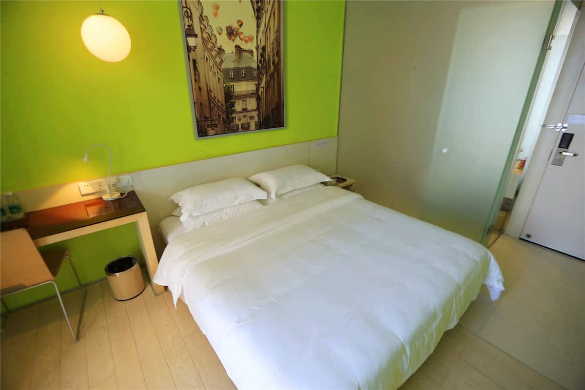 Premium Double Room, 1 King Bed, Ensuite