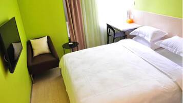 Deluxe Double Room, 1 King Bed, Ensuite | Premium bedding, soundproofing, free WiFi, bed sheets