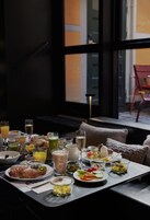 Desayuno buffet diario (DKK 225 por persona)