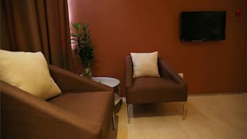 Deluxe Double Room | 1 bedroom, premium bedding, desk, soundproofing