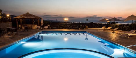 Poolside bar