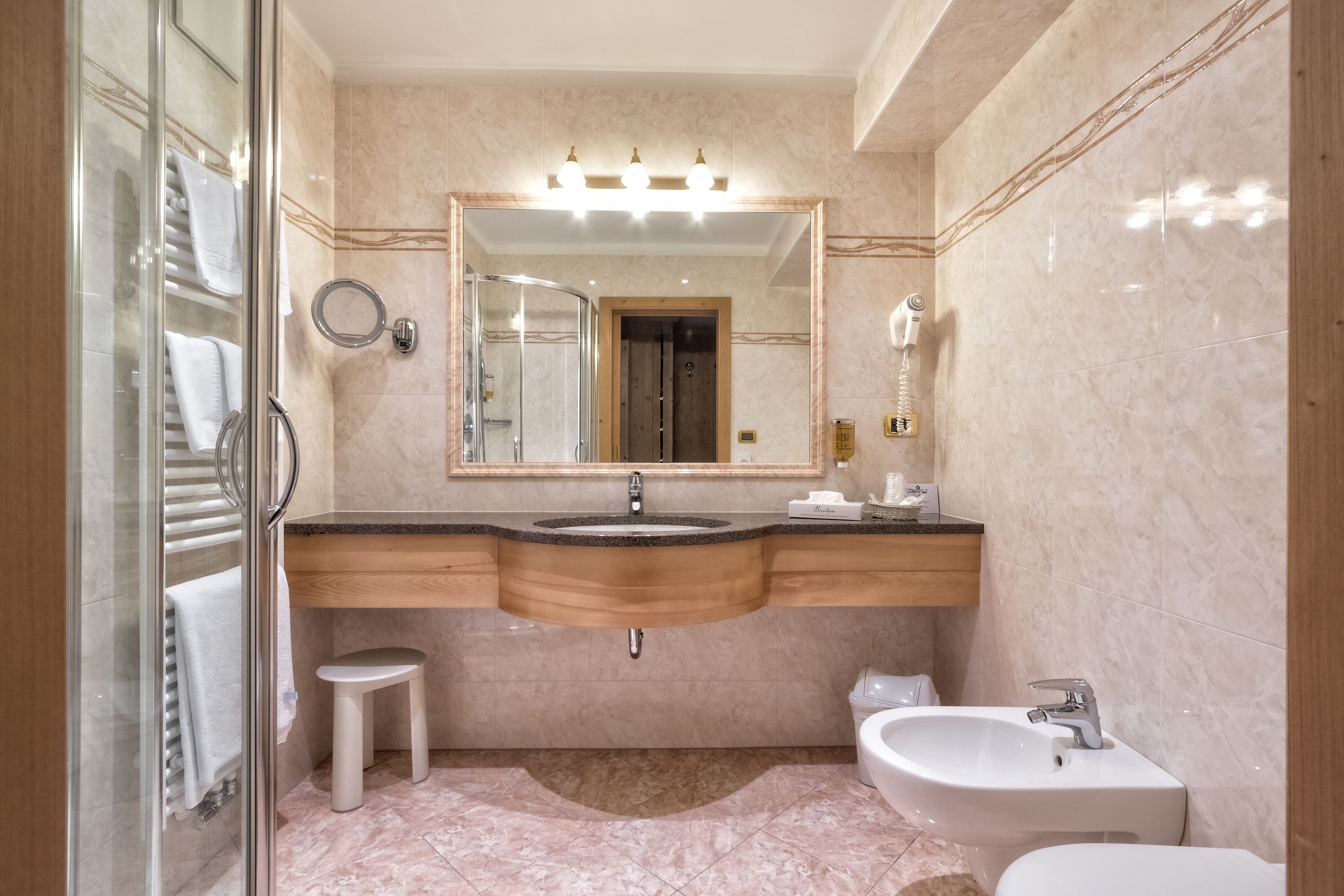 comfort double room | in-room safe, desk, iron/ironing board, free wifi