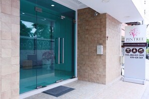 Mặt tiền nơi lưu trú