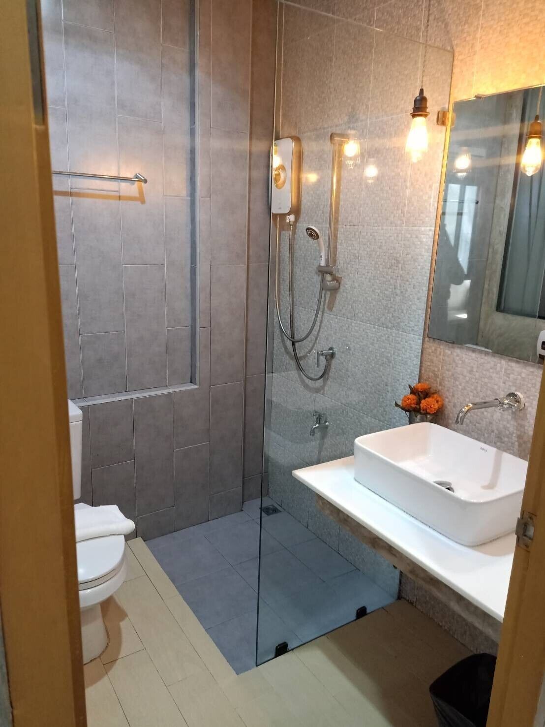 connected room | bathroom | shower, free toiletries, towels