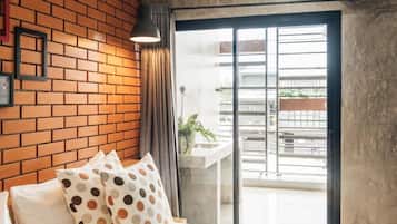 Deluxe Room | Desk, laptop workspace, rollaway beds, free WiFi