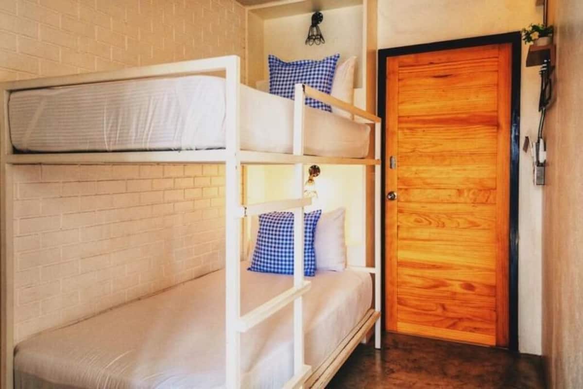 Desk, laptop workspace, rollaway beds, free WiFi