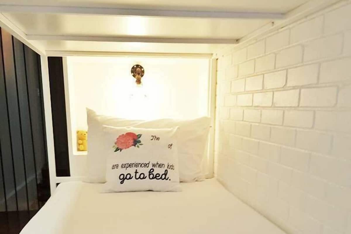 Bunk Bed Room | Skrivebord, arbejdsområde til bærbare computere